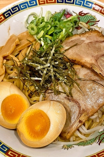 人気の油そば☆
自家製濃厚油がくせになりますよ☆「肉そば麺達本店」