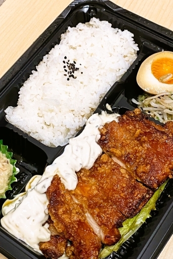 テイクアウトもOK☆
弁当メニュー（550円）は日替わりです☆「肉そば麺達本店」