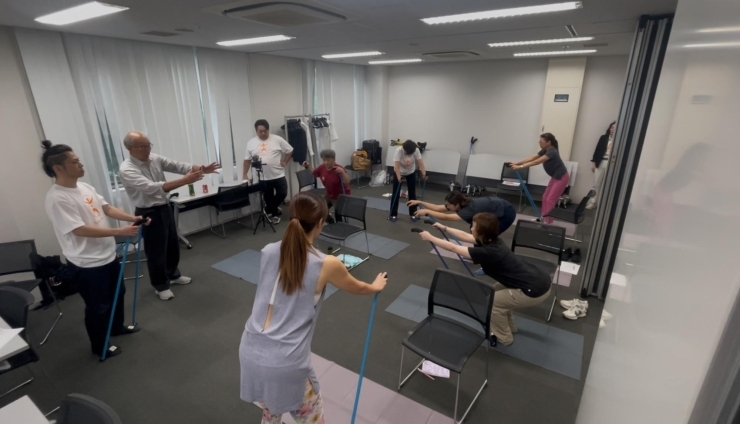 学びあり、笑いありであっという間の5時間でした。「【新理論】認知動作型トレーニング 「ソーラーポール講習会」 が無事に終了致しました。」