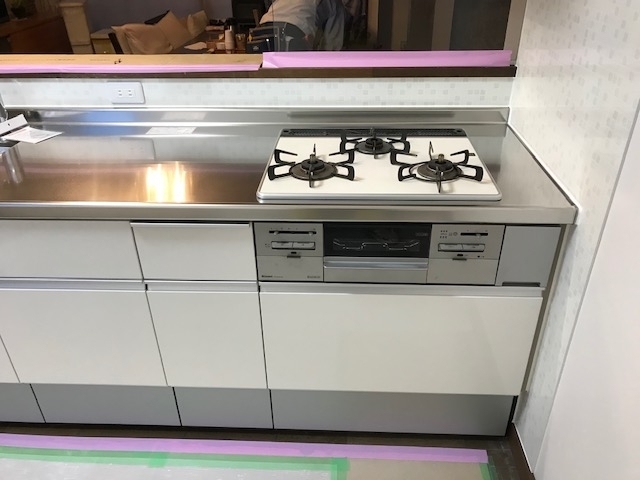 新規キッチン　コンロ側「L型キッチン取り替え工事」