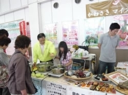 田中司好さんの食品サンプル製作実演コーナー