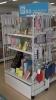 入口正面の新商品コーナーでは、旬のアイテムをご紹介！「オンセレクトかすが文具館」