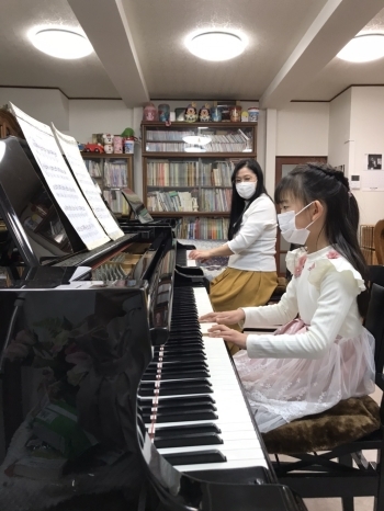 歌いながら楽しくレッスン♪「鈴木笑子（エミコ）ピアノ教室」