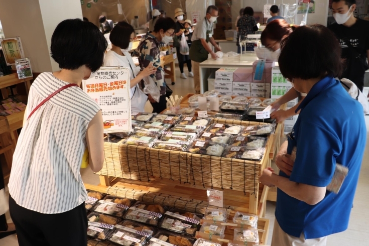 お弁当販売の様子「【数量限定】地元シェフが作った”こだわりのお弁当”の販売を開始！！！！」