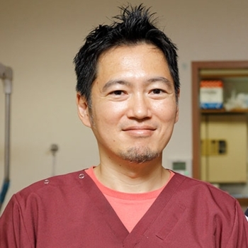 医院長の原田洋介です。
山手小学校の出身です。「はらだ Dental Care Clinic」