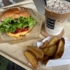 『千歳クレープ&カフェ　ヴァ―チュ』クレープとハンバーガーが食べられる人気のカフェでサクッとランチ♪【千歳市幸町】