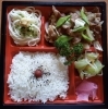 「明日の日替り弁当は華ちらし」