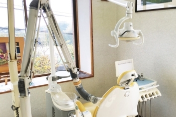 ユニットごとに口腔外バキュームを設置しております。「宮島歯科医院」