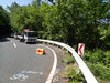 県道北房井倉哲西線の道路改良工事の現場です。「チョウジガマズミの移植作業を行いました」