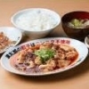 親父の麻婆豆腐定食プラス餃子3個付き