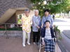「プレジール豊中　玄関にて」