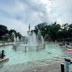 ■水遊び■【青戸平和公園-葛飾区青戸‐】噴水のまわりで楽しく遊べる公園
