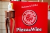 「ピザ＆ワイン テラ」阪急長岡天神東口すぐ！　焼きたてのピザとワインのお店です。