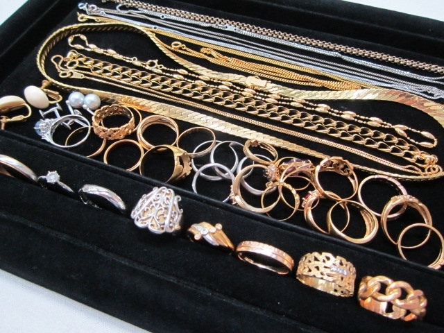 「川西市で指輪、ネックレスなど金、プラチナ、ダイヤ、宝石の高価お買取りなら、おたからやJR伊丹店まで！」