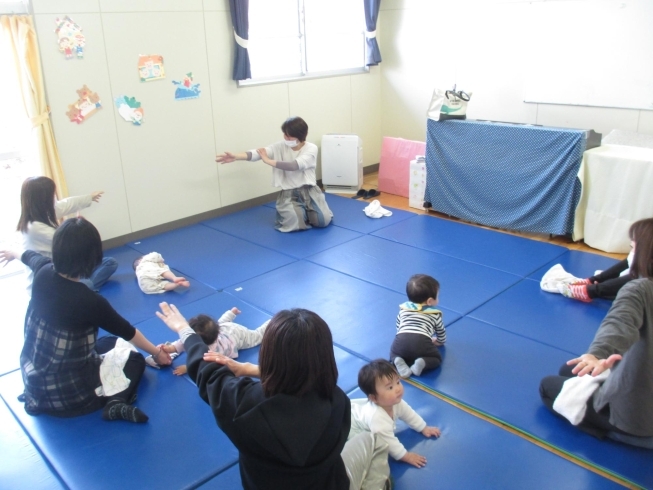 ・・・手首の使い方について・・・「今日は子育て講座「赤ちゃんと一緒に骨盤ヨガ」がありました。」