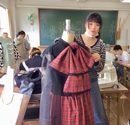 オープンキャンパス楽しみましょう♪神戸の専門学校「ファッション業界・専門学校　就職・転職【神戸文化服装学院　ファッションクリエイター　ファッションの全般的な知識・技術】(デザイン・縫製・製図)【ファッション業界・アパレル業界　就職　スキルアップ】実践形式なので技術・テクニックが身につきます」