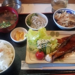 鰤の照り焼き定食