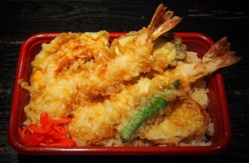 えび天丼／600円
「魚や77」