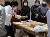 講座風景。左が講師の岡田先生。「おもちゃインストラクター養成講座、増員しても残りわずか！！」