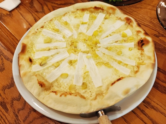 マコモダケのピザ「飯豊町【農家レストラン エルベ】さんのディナーに行ってきました。」
