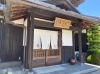 三代目手製の看板がお客様をお迎えします「魚千代」