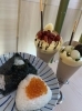豚汁、ざんたれ、たまご焼きもあります「手づくりおにぎりとクレープ想（こころ）」