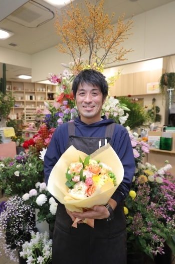 4市には配達も行っております。お祝い事に花のプレゼントを「（有）鈴木園芸生花店」
