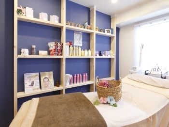 落ち着いた雰囲気の店内です♪「Beauty salon holoholo」