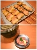 定番の豚串　もちろん炭焼き（上）
特上サガリ　七輪で焼いて…（下）「炉ばた炭焼 膳」