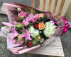 結婚退職お祝いの花束「結婚おめでとうの花束です」