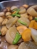 ｢お煮しめ｣「彩りサラダ・ひじき煮・魚フライ・日替わり弁当まで勢ぞろい！」
