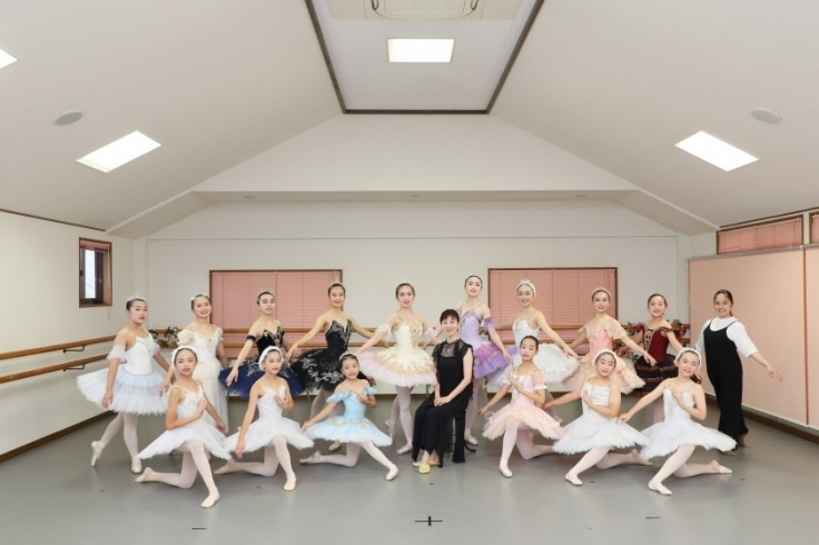 「阿波バレエスタジオ ルレーヴ」夢見る心を大切に…。踊る喜びを体験しましょう。
