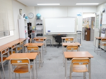 居心地のいい教室で、ベテラン講師による質の高い授業を行います「21世紀寺子屋「暁塾」  浦安教室」