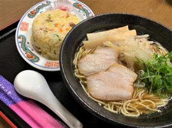 当店イチオシ！　ラーメンもチャーハンも、昔懐かしい味わいです。「ラーメンまるしげ」