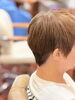 ナチュラルで涼しげなヘアスタイル「ショートヘアのココナッツ縮毛矯正で、夏の朝をもっとラクに」
