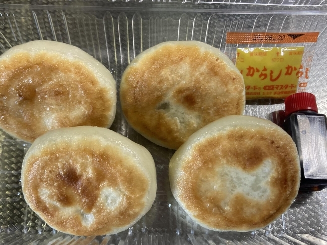 小籠包ではありません、餃子です！「餃子と小籠包の良いとこ取り『餃籠包(ギョウロンポウ)』本日限定でのお試し価格にて販売‼️」