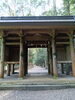 「森と木漏れ日に包まれる、岐阜県関市・武芸八幡宮」