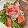 トマトとガリの青紫鮮サラダ