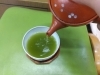 何度かに分けて、お湯のみにお茶を注いで下さい。「おいしいお茶の淹れ方」