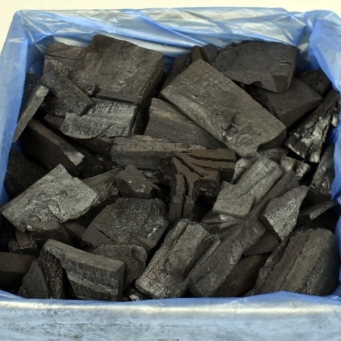 　マングローブ木炭10kg「レジャーに炭は必須！バーベキュー用の炭お取り扱いしています！」