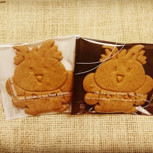 右：ノーマル(180円) 左：雪塩味(190円)「シャモア洋菓子店さんのひがっしーサブレ」