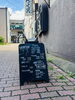 裏面にはメニュー「“鹿が店番”してるかも？ユニークなA型看板でお出迎え」