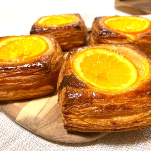 オレンジデニッシュ！中にチーズケーキが！「ベーカリーベルのデニッシュ！（札幌市西区西野　ベーカリーベル本店）」