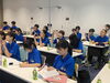 説明動画を真剣に聞いてます！「研修2日目豊洲-潮見」