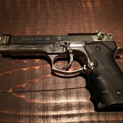 ベレッタM92Fクロームステンレス