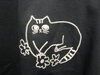 猫と花の刺繍が愛らしいデザイン「毎年人気♪チェーンステッチにゃんこ刺繡Tシャツ先取り入荷しました」