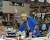 「副店長の中西です。」