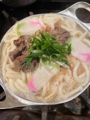 優しいお出汁の風味が自慢の鍋焼きうどん「笠組」