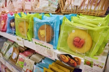 種類豊富でかわいいお菓子たち♪「生活雑貨アンジュール アピタ西店」