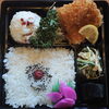 幕の内弁当「明日の日替り弁当は豚バラのオイスターソース炒め」